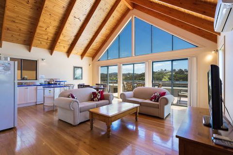 Eden Holiday Rentals - New Castle Holiday 4