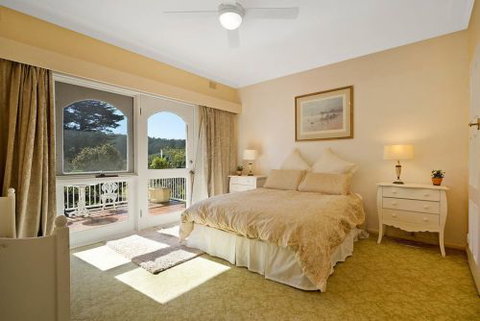 Char Ree Leera - New Castle Holiday 0