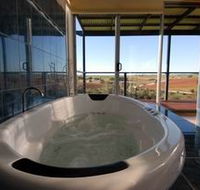 Misty Rose Barossa Chalets - New Castle Holiday