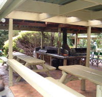 Melaleuca Grove Holiday Units amp Motor Inn - New Castle Holiday