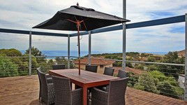 Coral Sands Luxury Beach House - New Castle Holiday 1
