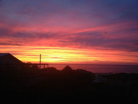 Coral Sands Luxury Beach House - New Castle Holiday 8