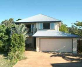 Apartment 2 Mullumbimbi Street Accommodation - New Castle Holiday 0