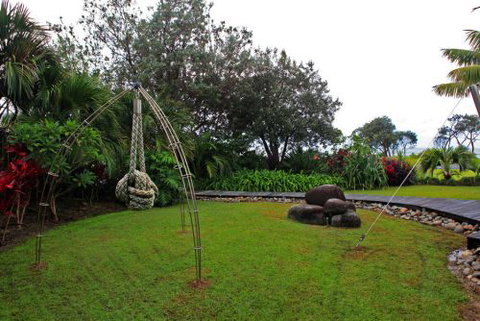 ArtHOUSE Beachfront Accommodation - New Castle Holiday 5