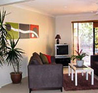 Beachside Apartments - New Castle Holiday