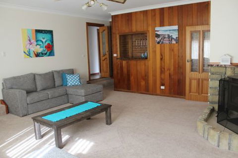 Tomakin Beach House - New Castle Holiday 8