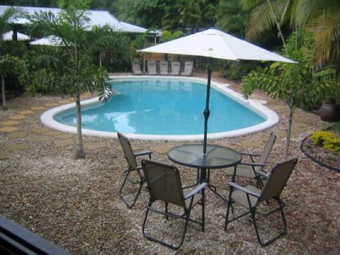 Cairns Beaches Accommodation Consultancy Services  - New Castle Holiday 3
