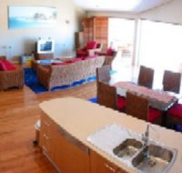 Pipis On The Beach - New Castle Holiday