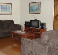 Hooters Hut And Possums Hollow - New Castle Holiday