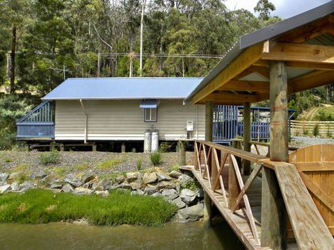 Huon Charm Waterfront Cottages - New Castle Holiday 5