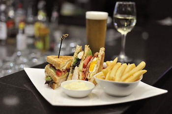 Mercure Melbourne Treasury Gardens - New Castle Holiday 5