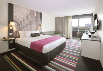 Mercure Melbourne Treasury Gardens - New Castle Holiday 19