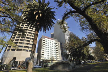 Mercure Melbourne Treasury Gardens - New Castle Holiday 20