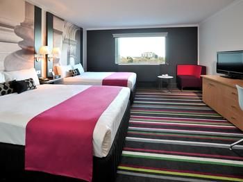 Mercure Melbourne Treasury Gardens - New Castle Holiday 60