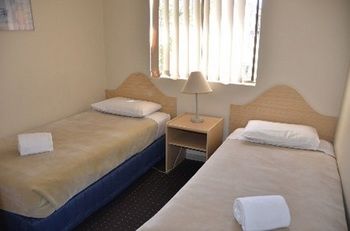 Country Comfort Hunts Liverpool - New Castle Holiday 24