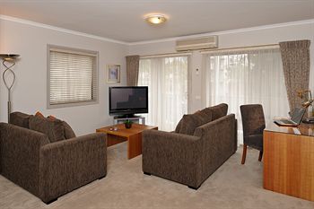 Ringwood Royale - New Castle Holiday 2