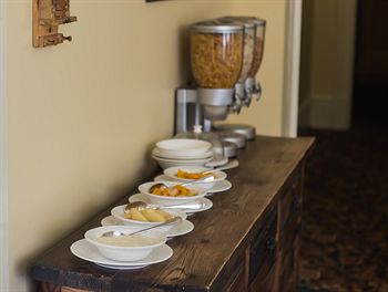 Toorak Manor - New Castle Holiday 1