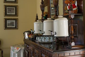 Toorak Manor - New Castle Holiday 4