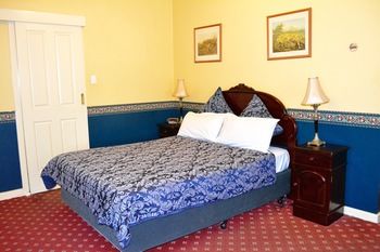 Toorak Manor - New Castle Holiday 17