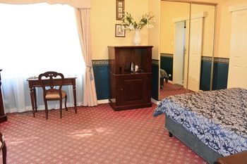 Toorak Manor - New Castle Holiday 18