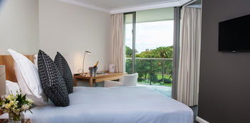 Pullman Quay Grand Sydney Harbour - New Castle Holiday 3