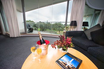 Pullman Quay Grand Sydney Harbour - New Castle Holiday 8