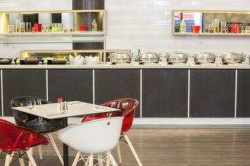 Ibis Melbourne Hotel And Apartments - New Castle Holiday 0
