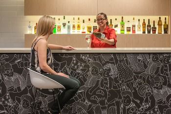 Ibis Melbourne Hotel And Apartments - New Castle Holiday 4