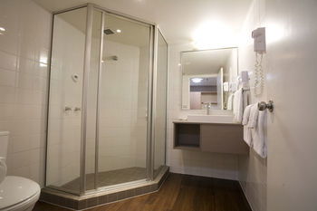 Ibis Melbourne Hotel And Apartments - New Castle Holiday 12