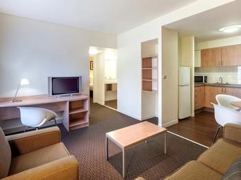 Ibis Melbourne Hotel And Apartments - New Castle Holiday 25