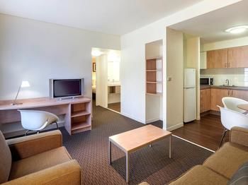 Ibis Melbourne Hotel And Apartments - New Castle Holiday 65