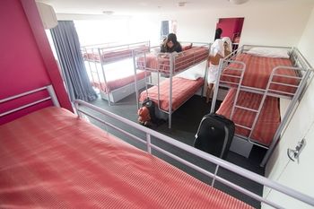 Base Backpackers Melbourne Hostel - New Castle Holiday 6