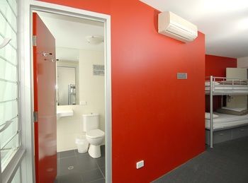 Base Backpackers Melbourne Hostel - New Castle Holiday 11