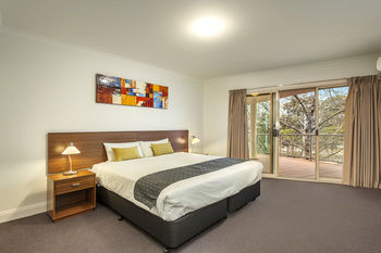 Quest On St Kilda Road - New Castle Holiday 4