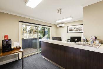 Quest On St Kilda Road - New Castle Holiday 14
