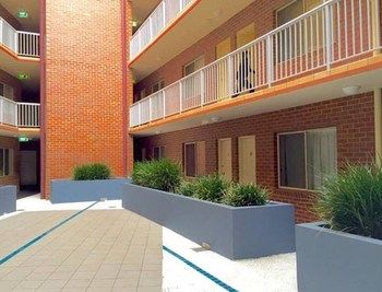 Quest On St Kilda Road - New Castle Holiday 18