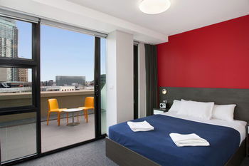 Space Hotel - Hostel/Backpacker - New Castle Holiday 4