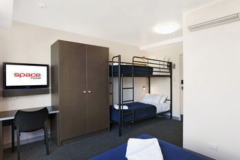 Space Hotel - Hostel/Backpacker - New Castle Holiday 6
