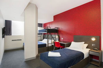 Space Hotel - Hostel/Backpacker - New Castle Holiday 8