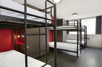 Space Hotel - Hostel/Backpacker - New Castle Holiday 10