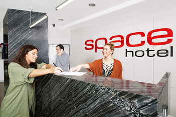 Space Hotel - Hostel/Backpacker - New Castle Holiday 22