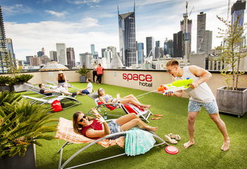 Space Hotel - Hostel/Backpacker - New Castle Holiday 24