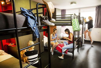 Space Hotel - Hostel/Backpacker - New Castle Holiday 68