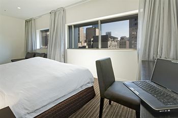 Causeway 353 Hotel - New Castle Holiday 5