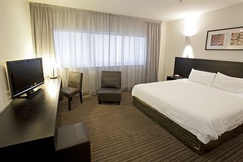 Causeway 353 Hotel - New Castle Holiday 13