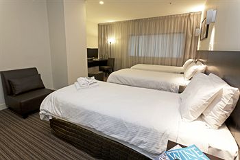 Causeway 353 Hotel - New Castle Holiday 14
