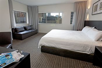 Causeway 353 Hotel - New Castle Holiday 16