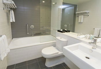Causeway 353 Hotel - New Castle Holiday 22