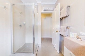 Best Western Melbourne's Princes Park Motor Inn - New Castle Holiday 6