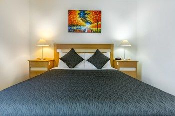 Best Western Melbourne's Princes Park Motor Inn - New Castle Holiday 24